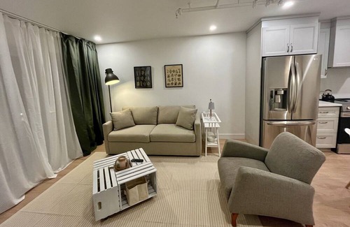 Magog Apartment | Condo Urbain Près de la Nature. Animaux Acceptés! Idéal Pour Après-ski!