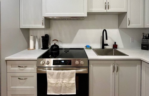 Magog Apartment | Condo Urbain Près de la Nature. Animaux Acceptés! Idéal Pour Après-ski!