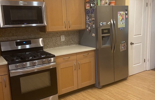 Falls Church House | Easy Metro to DC from this SFH inside the Beltway in Falls Church City, VA