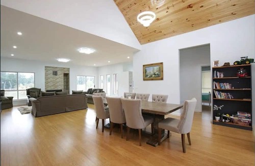 Marysville Other | Stunning Holiday Home Marysville Farm stay in Marysville, Australia