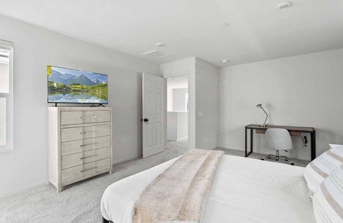 Westmont House | Elegant Oasis Residence on Rio Grande