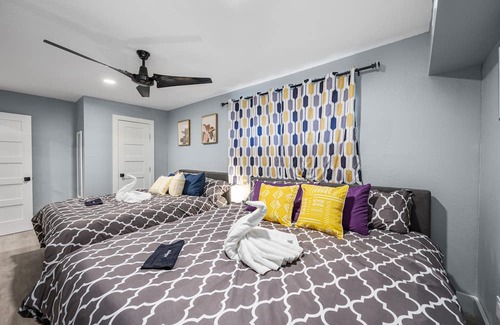 Boulevard Oaks Apartment | Pool in Montrose+MedCenter+Museum