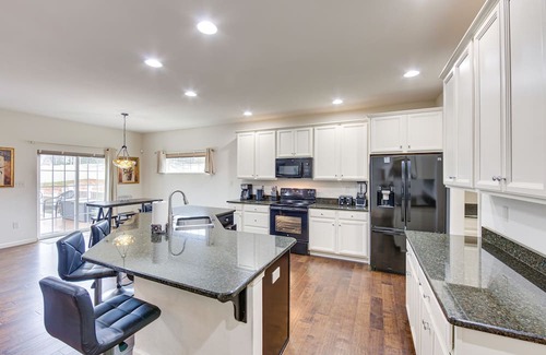Rossville House | Spacious Manchester Vacation Rental - Pet Friendly