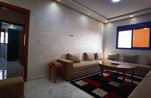 Bni Makada Apartment | Charming 1Bedroom Apartment with 2 Living Rooms Near Train Station & City Center