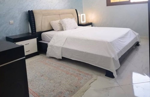 Bni Makada Apartment | Charming 1Bedroom Apartment with 2 Living Rooms Near Train Station & City Center