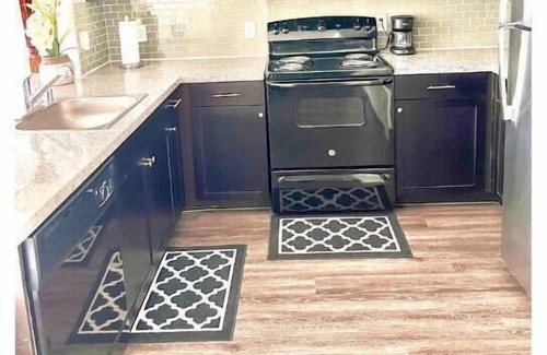 Richardson Apartment | 1 Bedroom in Richardson - Cityline Area - Train Station - Free Parking - NO PETS