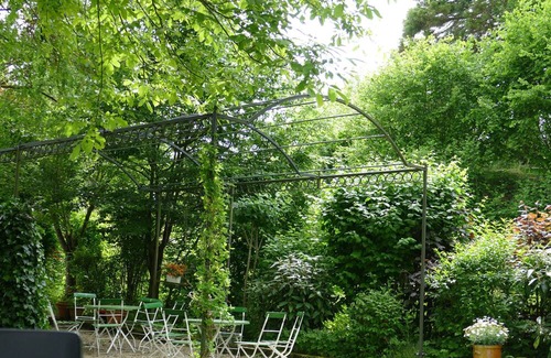 Rothhelmshausen Apartment | Apartment "Land und Leute 2" with Private Terrace & Wi-Fi