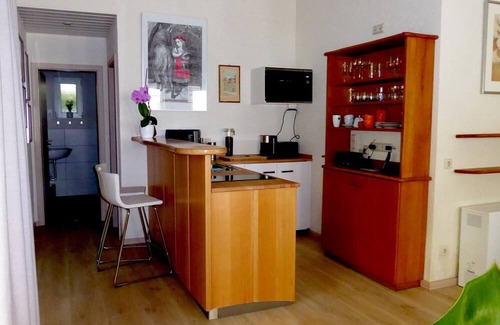 Rothhelmshausen Apartment | Apartment "Land und Leute 2" with Private Terrace & Wi-Fi