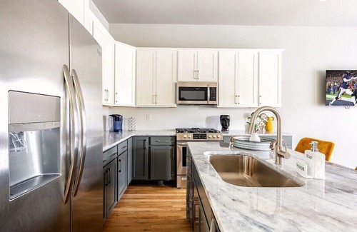Haynes Area House | Downtown Home w/ New Rooftop Patio + Heaters