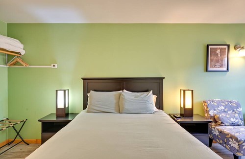 Crestone Apartment | Walkable ‘Stargate’ Studio in Tranquil Crestone!