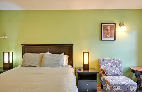 Crestone Apartment | Walkable ‘Stargate’ Studio in Tranquil Crestone!