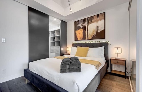 Central Waterfront Apartment | Perfect Downtown Stay: Steps from CN Tower & Arena