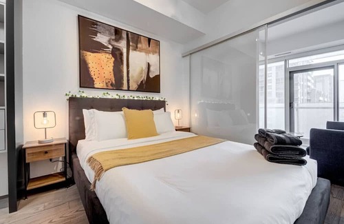 Central Waterfront Apartment | Perfect Downtown Stay: Steps from CN Tower & Arena