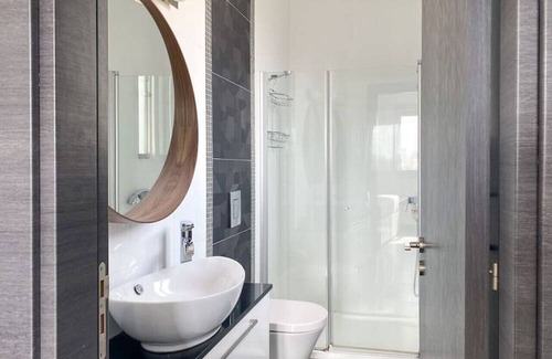 Strovolos Apartment | Phaedrus Living: Modern City Flat Strovolos 201