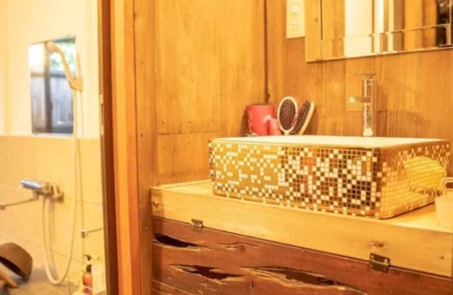 Miyakami House | 150yearold traditional house thatched roof hea / Atami Shizuoka