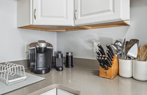 East Somerville Condo | Centrally-located condo packed with amenities