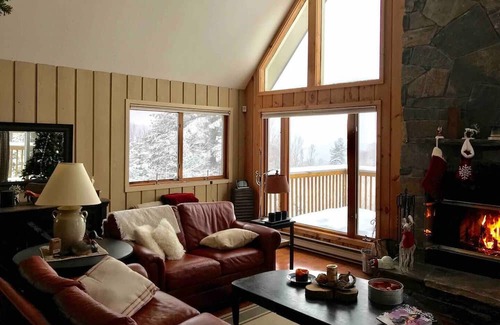 Wilmington Cabin | Cozy Ski Retreat with Haystack Mountain View