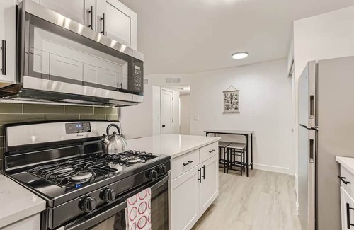Tempe Apartment | This apartment is a 2 bedroom(s), 2 bathrooms, located in Tempe, AZ.
