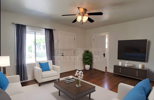Franklin House | Alamitos Beach Bugalow - Walk to downtown, beach and 4th Street corridor!