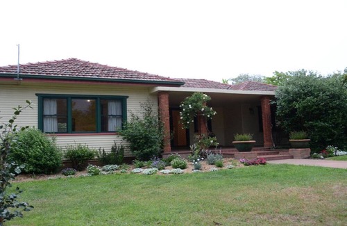 Armidale House | Coolamon on Marsh Armidale