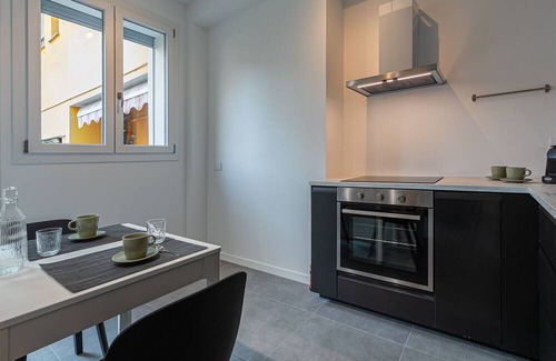 Villa San Giovanni Apartment | [1 min walk from Metro M1] The Modern Suites