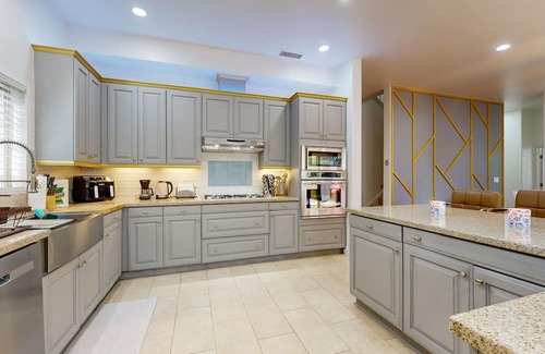 Anaheim Colony Historic District House | Centrally located home with private patio, updated interior, fireplaces, & W/D
