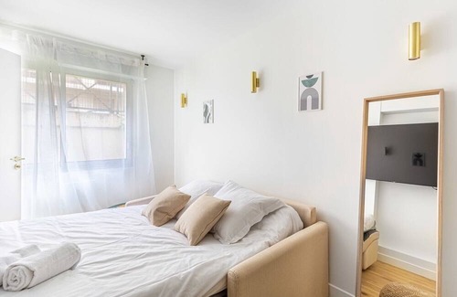 Grand Parc-Paul Doumer Apartment | Lavie Maison: Equipped Studio, Chartrons