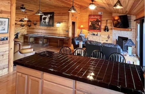 Bandera House | Texas Hill Country Cabin Escape On Medina River