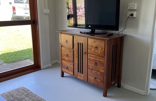 Safety Beach Apartment | 5 minutes walk to pristine beaches. Safety beach is a quiet residential locale.