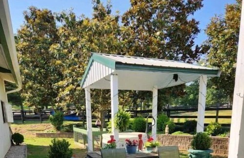 Alfred Other | VERY SPECIAL ANTIQUE FARMHOUSE AND MODERN HORSE BARN IN SOUTHERN MAINE