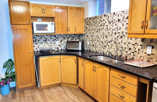 Waterloo House | Newly renovated spacious basement room with separate entrance