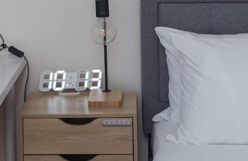 St. Kilda East Apartment | The Leafy LandsdowneA Cosy Poolside Studio