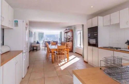 Fish Hoek Apartment | Cape Jem: A Coastal Oasis on the Shores of Fishhoek