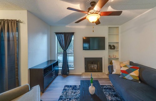 Far North Dallas Condo | Dallas Condo w/ Community Outdoor Pool!