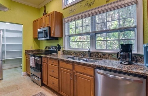 Pinellas Point Apartment | 2 Bedroom 762488 by Houzlet