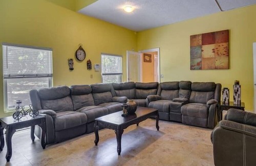 Pinellas Point Apartment | 2 Bedroom 762488 by Houzlet