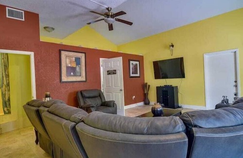 Pinellas Point Apartment | 2 Bedroom 762488 by Houzlet