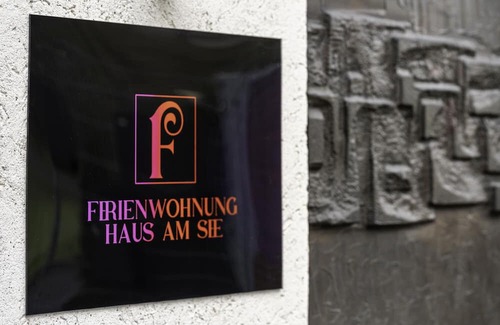 Kaufungen Apartment | Apartment 'Ferienwohnung Haus Am See' with Wi-Fi