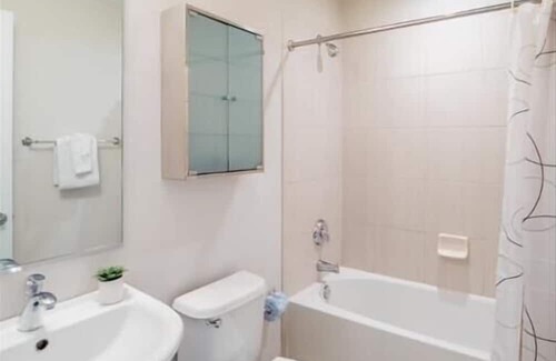 Downtown Washington D.C. House | Deluxe 2 Bed | Spacious | Fully-Furnished | Business Center