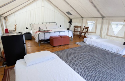 Irene RV Rental | Farmstay and Magical Bell Tent near Corsicana, TX