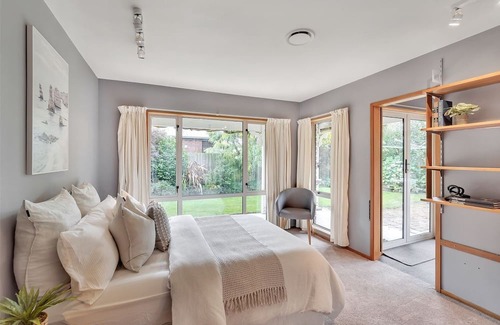 Halswell House | Sweet Holiday House
