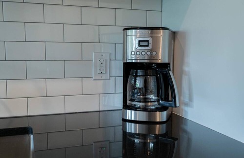 Bellaire Apartment | Walk to Short's Bellaire Studio