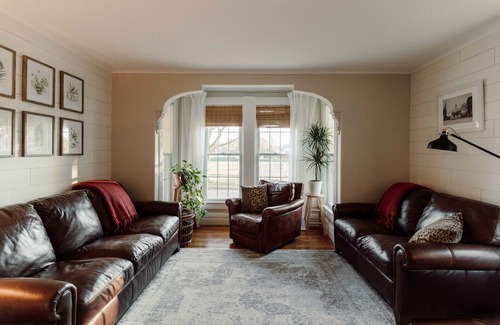 Greenfield Apartment | Cozy Farmhouse Apartment