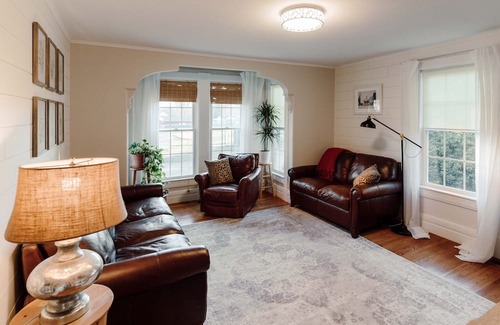 Greenfield Apartment | Cozy Farmhouse Apartment