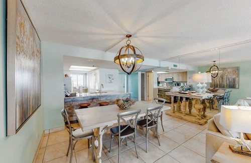 Miramar Beach Condo | BEACH FRONT CONDO SLEEPS 8 WITH BEAUTIFUL VIEWS OF THE GULF IN MIRAMAR BEACH