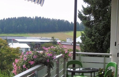 Hayingen Apartment | Apartment 'Städtle-Blick' with Shared Garden, Balcony and Wi-Fi