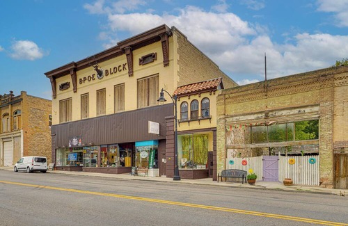 Utah Ski Country Apartment | Eureka Main Street Retreat Near ATV Trails & Mines