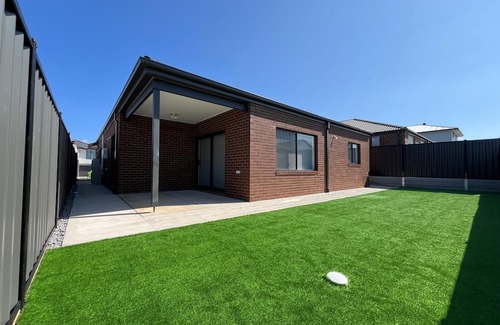 Kalkallo House | Perfect Family Home w Garage Near Parks & Donnybrook