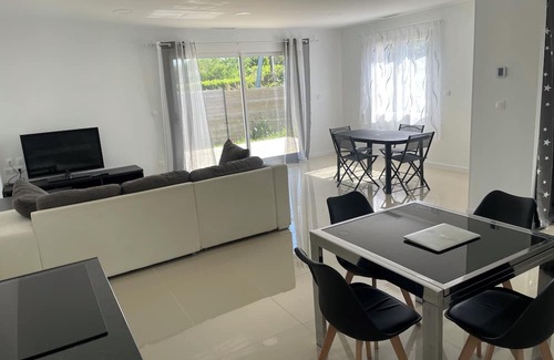 Beautiran House | House 100 m2 furnished + garden Beautiran