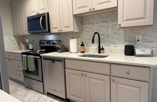 Calverton House | 3-bedroom townhome in serene Silver Spring with AC